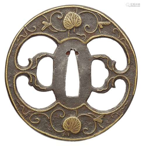 Tsuba. Eisen. Heianjô-Arbeit. Um 1600