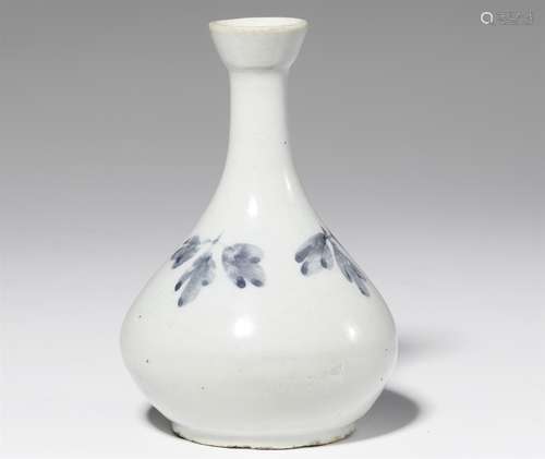 Kleine blau-weiße Flaschenvase. Korea. 18./19. Jh.