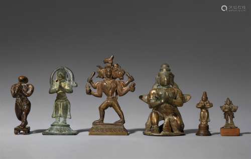 Sechs Figuren des Garuda und des Hanuman. Indien, meist Maharashtra. 18./19. Jh.