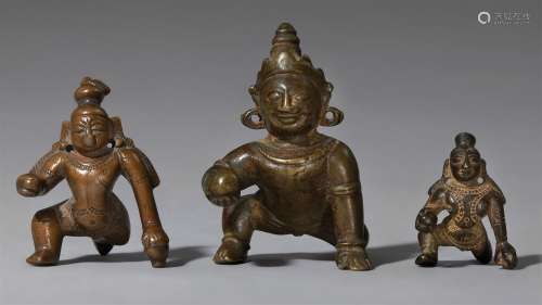Drei Figuren des Balakrishna. Kupferlegierung. Süd-Indien, Tamil Nadu. 18./19. Jh.