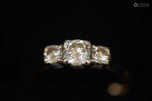 18 ct gold 3 stone diamond ring size- M