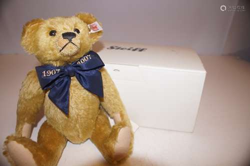 Steiff Bear with original box and tags (A Million