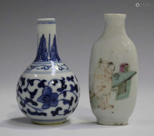 A Chinese famille rose porcelain snuff bottle, early 20th century, each side painted with an