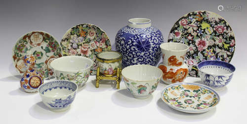 A small collection of Chinese porcelain, 18th century and later, including two blue and white