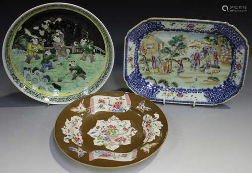 A Chinese famille rose and underglaze blue export porcelain meat dish, Qianlong period, the centre