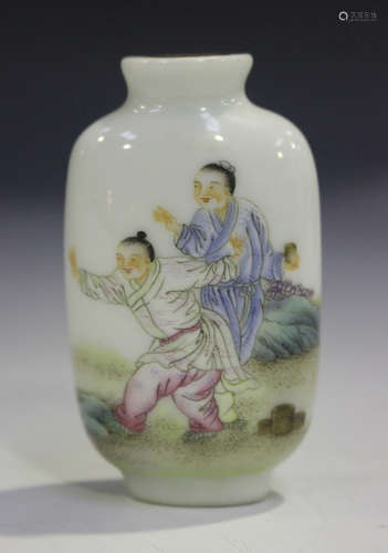 A Chinese famille rose porcelain snuff bottle, mark of Qianlong but probably Republic period or