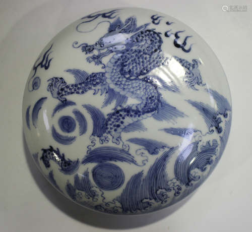 A Chinese blue and white porcelain circular box and cover, mark of Kangxi but probably 20th century,