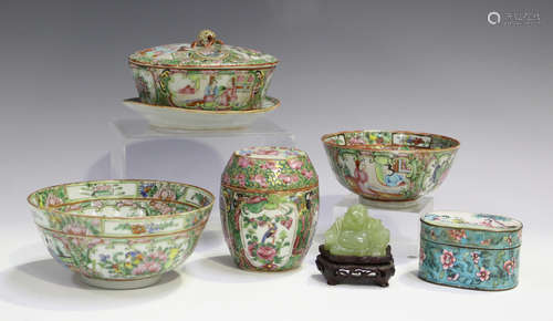 A small group of Chinese Canton famille rose porcelain, late 19th century, comprising a barrel