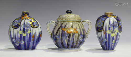 Three pieces of Japanese Fukagawa Imari porcelain, Meiji/Taisho period, each painted and gilt with