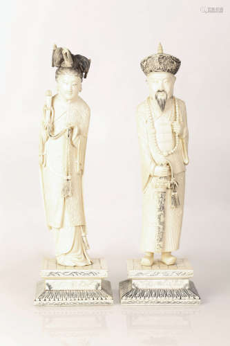 Pair of Chinese Sculptures Emperor and Empress Large Dimensions