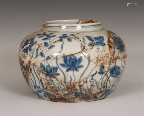 CHINESE BLUE&WHITE FLOWER PATTERN JAR, REPAIRED