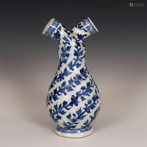 CHINESE BLUE&WHITE DOUBLE-MOUTHED VASE W/ FLOWER PATTERN