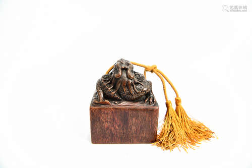 Chinese Chenxiang Wood Dragon Seal