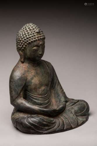 JAPON. Bouddha « Amida » en bronze à patine brune…