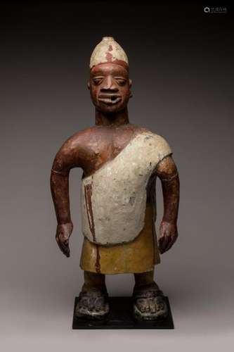 YOROUBA, Nigéria. Bois peint. Statue d’un homme …