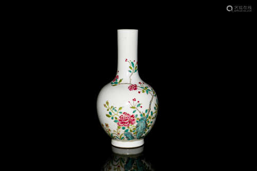 Chinese Famille Rose Porcelain Vase