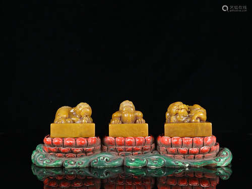 Chinese Yellow Soapstone Foolion Seal