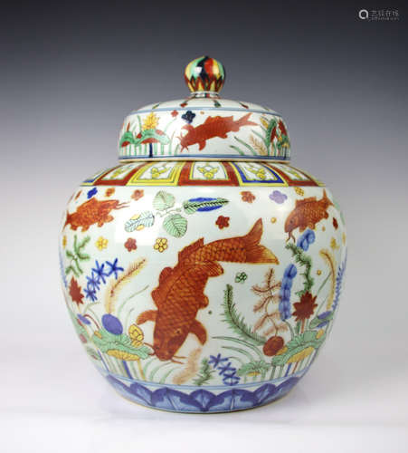 chinese wucai porcelain fish cover jar