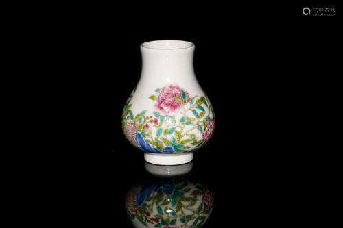 Chinese Famille Rose Porcelain Vase