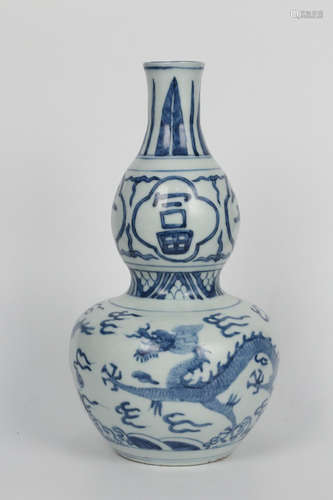 Chinese Blue White Gourd Shape Porcelain Vase