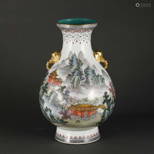 A Chinese Porcelain Wucai Vase