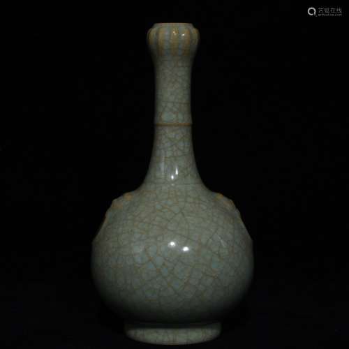 A Chinese Ru Kiln Porcelain Garlic Vase