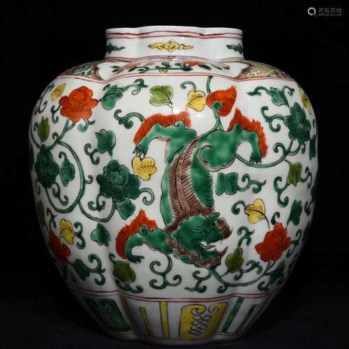 A Chinese Porcelain Wucai Jar