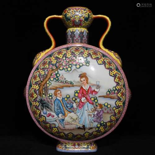 A Chinese Porcelain Enameled Oblate Vase