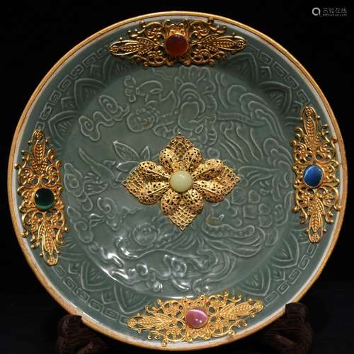 A Chinese Ding Kiln Plate Embeded Gold