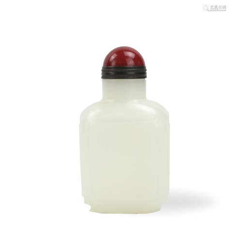 Chinese White Peking Glass Snuff Bottle