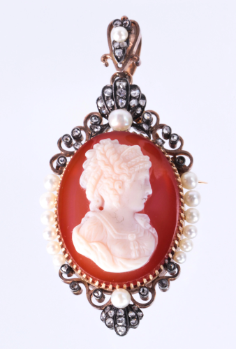 A Victorian agate cameo, diamond, and silver-topped