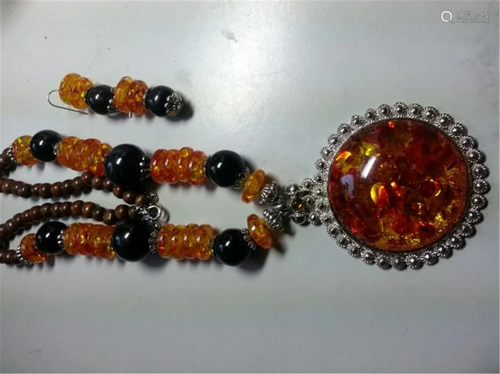 AMBER NECKLACE