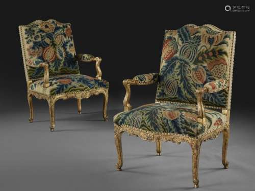 PAIR OF ARMCHAIRS TO THE QUEEN OF THE EARLY LOUIS …