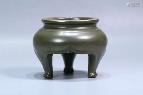 A Porcelain Guan Kiln Tea-Dusk Glazed Tripod Censer