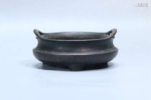 A Bronze 3-Leg Ear Censer