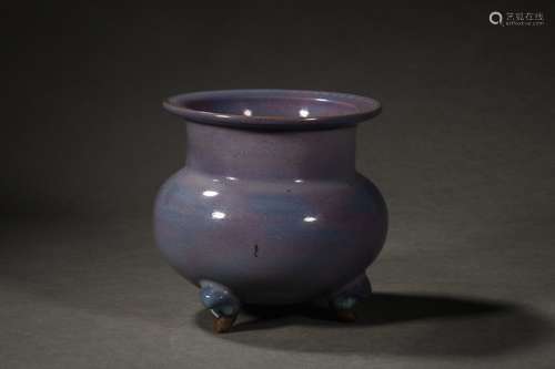 A Porcelain Jun Kiln Tripod Censer