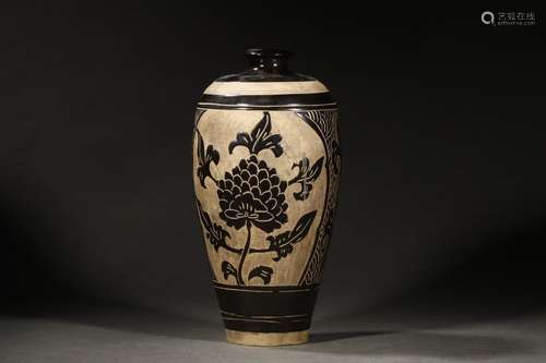 A Porcelain Cizhou Kiln Meiping Vase