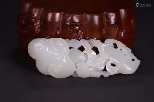 A Hetian Jade Ruyi Ornament