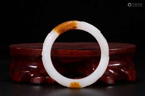 A Hetian Jade Bangle With Pattern