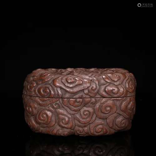 An Agarwood Cloud Pattern Box