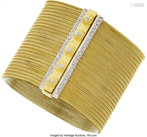 55041: Diamond, Gold Bracelet The bracelet features f