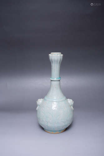 Chinese Hulian Kiln Porcelain Garlic Bottle
