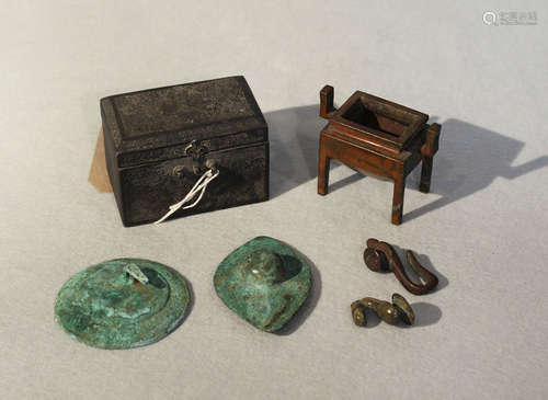 A group of six Chinese bronze/white metal items,