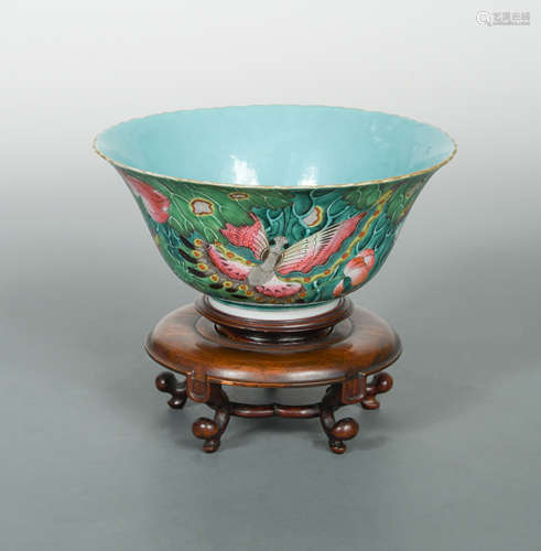 A Chinese porcelain flared bowl, Qing Dynasty, Jiaqing (1796-1820),