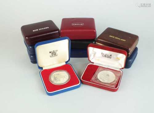 A small collection of British and Commonwealth commemorative silver and cupro-nickel coinage