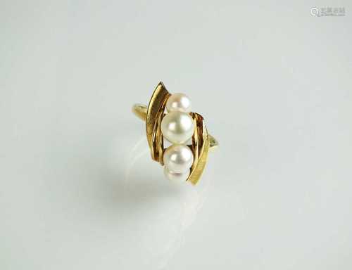 A Mikimoto cultured pearl dress ring