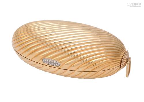 An Italian gold coloured oval Melone evening purse