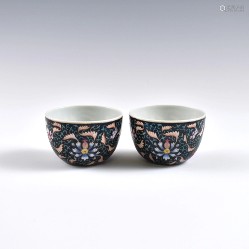 Pr. Yongzheng famille Noir floral cups