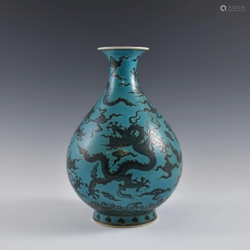 Xuande black ink dragon famille verte pear vase