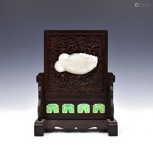 CARVED JADE CARP TABLE SCREEN